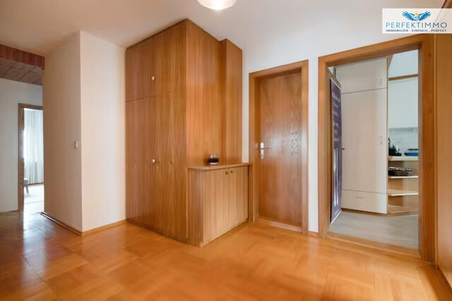 Rarität in der Bergstraße – Stilvolles Zinshaus mit Potenzial in Bestlage von Bregenz