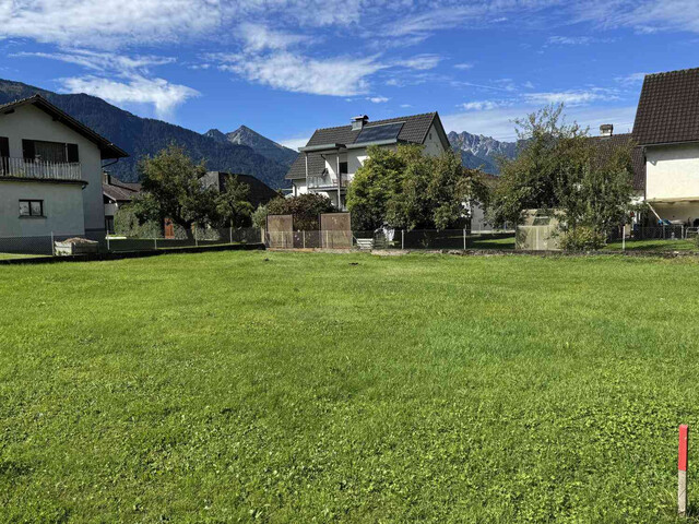 Sonniges Baugrundstück