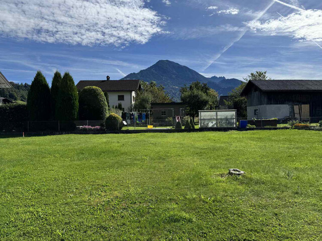 Sonniges Baugrundstück