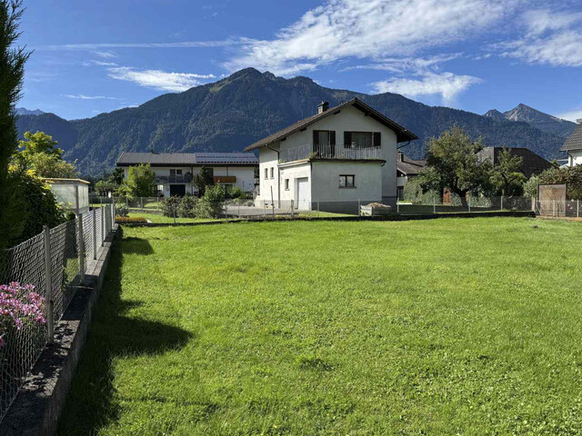 Sonniges Baugrundstück