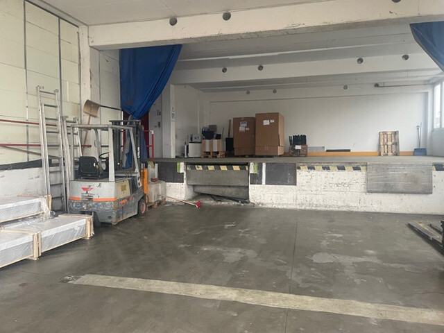 gewerbliche Lagerflächen mit Büro und Betriebsflächen in Lauterach zu vermieten
