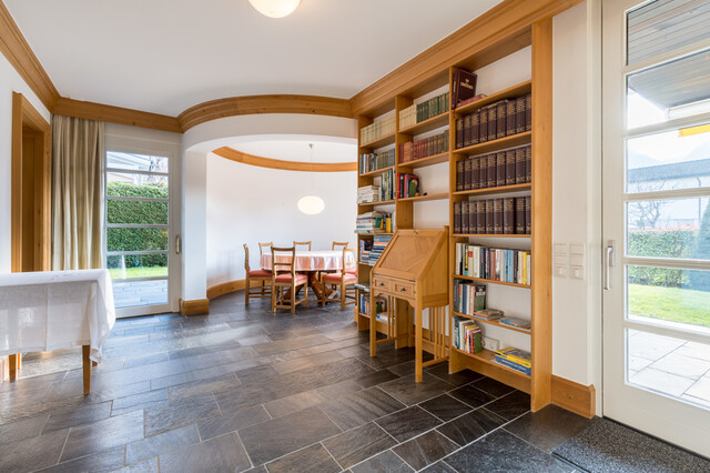 Schönes Wohnhaus in bester ruhiger Lage