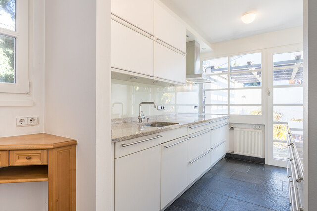 Schönes Wohnhaus in bester ruhiger Lage