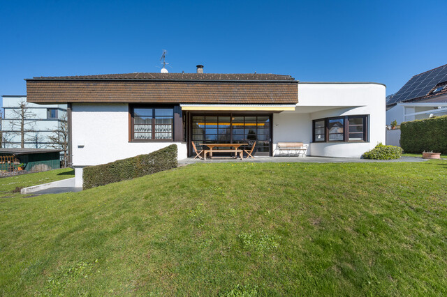 Schönes Wohnhaus in bester ruhiger Lage