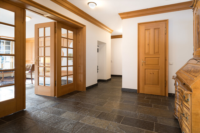 Schönes Wohnhaus in bester ruhiger Lage