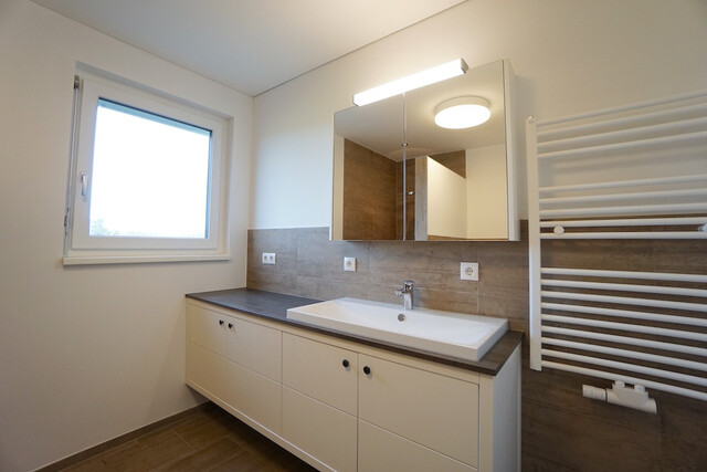 Ruhige, stilvolle Doppelhaushälfte privat zu vermieten