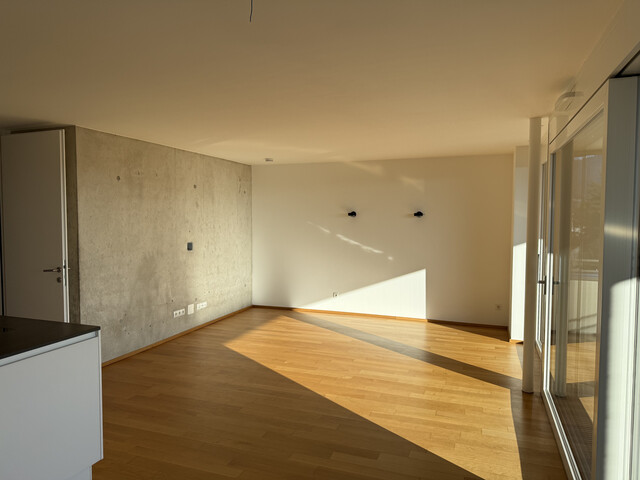 Moderne 3-Zimmer-Wohnung im Dachgeschoss inkl. 2 TG-Plätzen