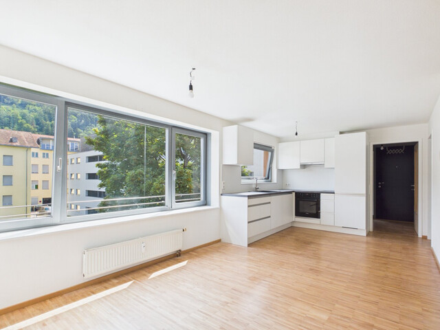 Sanierte 3-Zimmer-Eckwohnung mit westseitiger Terrasse – Ruhelage mit bester Infrastruktur