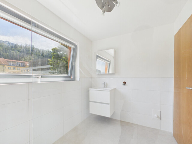 Sanierte 3-Zimmer-Eckwohnung mit westseitiger Terrasse – Ruhelage mit bester Infrastruktur