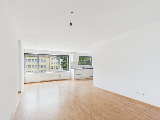 Sanierte 3-Zimmer-Eckwohnung mit westseitiger Terrasse – Ruhelage mit bester Infrastruktur