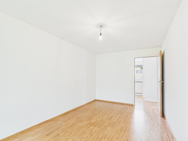Sanierte 3-Zimmer-Eckwohnung mit westseitiger Terrasse – Ruhelage mit bester Infrastruktur