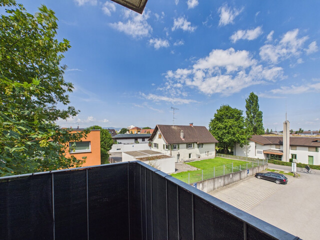 Sanierte 3-Zimmer-Eckwohnung mit westseitiger Terrasse – Ruhelage mit bester Infrastruktur