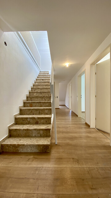 "ohne Provision" geräumige, helle 4,5 Zimmer Stadtwohnung