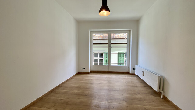 "ohne Provision" geräumige, helle 4,5 Zimmer Stadtwohnung
