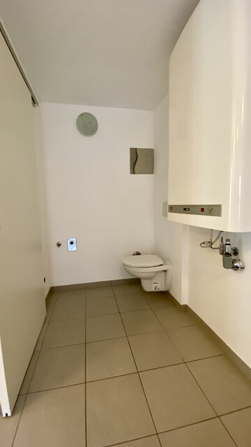 "ohne Provision" geräumige, helle 4,5 Zimmer Stadtwohnung