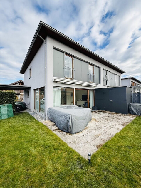 Eckreihenhaus mit Garten in Hard – Ihr neues Zuhause mit Charme und Komfort