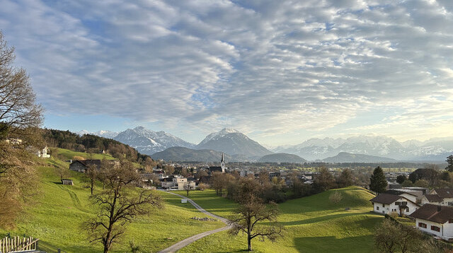 Exklusives Baugrundstück in Hanglage