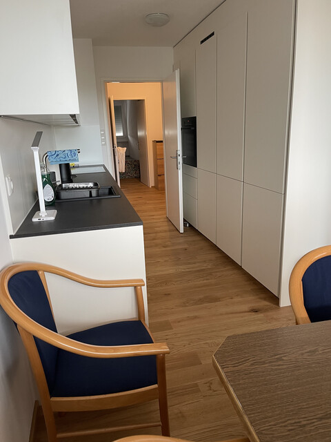 Möblierte 3-Zimmer-Wohnung mit 79 m², neuer Einbauküche und verglastem Balkon in Bregenz-Reutegasse