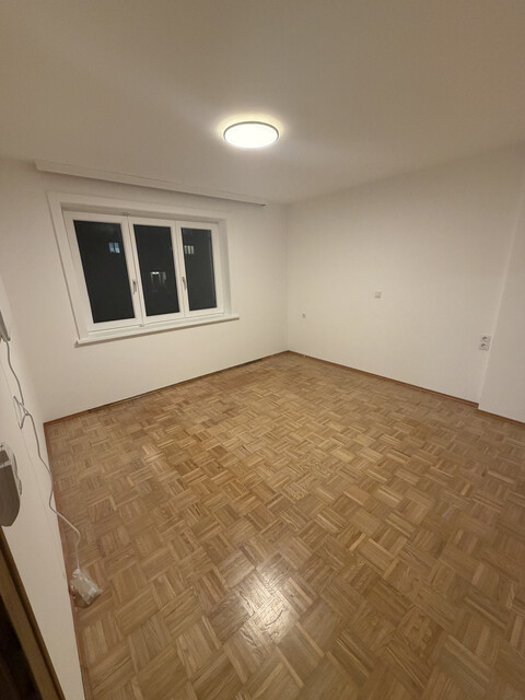 Sanierte 2 Zimmer Wohnung zu vermieten