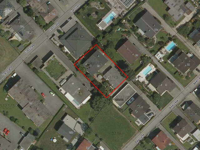 Haus mit Einliegerwohnung & zwei XL-Garagen zum Mieten