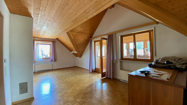 ohne Provision-  geräumige, helle 3,5 Zimmer Wohnung mit Wintergarten