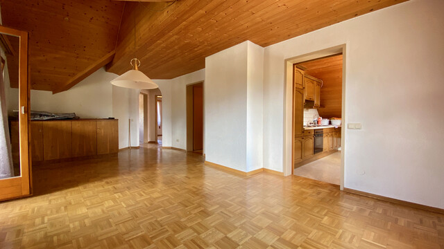 ohne Provision-  geräumige, helle 3,5 Zimmer Wohnung mit Wintergarten