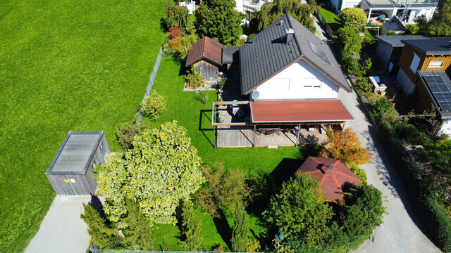 Gartentraum! Neuwertiges Einfamilienhaus mit tollem Garten in idyllischer Lage