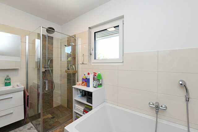 Gartentraum! Neuwertiges Einfamilienhaus mit tollem Garten in idyllischer Lage