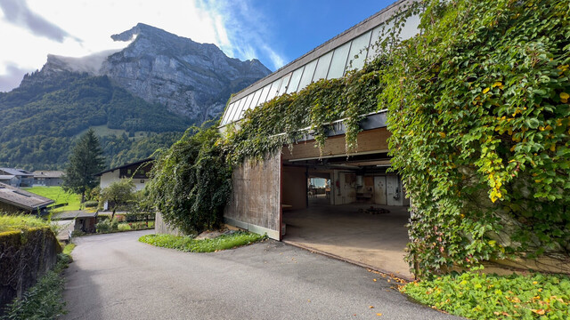 Schnepfau Großzügige, sehr vielseitige Gewerbefläche