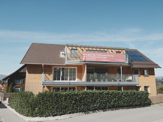 Hochwertige 3- Zimmer Gartenwohnung  mit 2 TG- Plätzen als Erstbezug zu vermieten