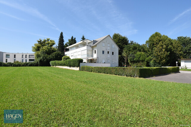 Helle 2-Zimmer-Dachgeschosswohnung mit sonnigem Balkon in ruhiger Wohnlage