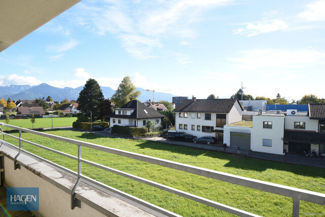 Helle 2-Zimmer-Dachgeschosswohnung mit sonnigem Balkon in ruhiger Wohnlage
