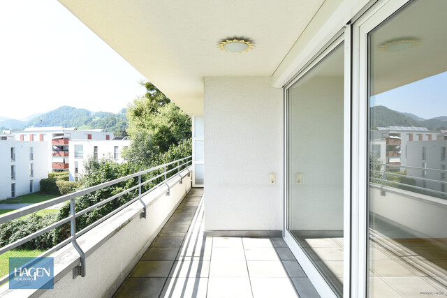 Helle 2-Zimmer-Dachgeschosswohnung mit sonnigem Balkon in ruhiger Wohnlage