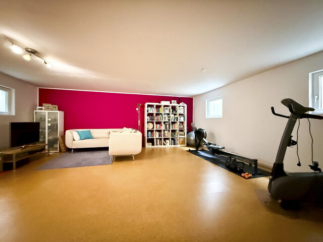 Grußzügiges Einfamilienhaus in sonniger & ruhiger Lage!