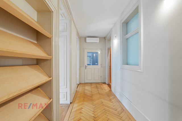 Historischer Charme trifft Toplage -
Ihre neue Bürofläche am Kornmarktplatz