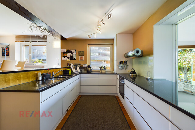 Zwei Häuser in Hard am Bodensee: 
Perfekte Kombination für Wohnen & Arbeiten