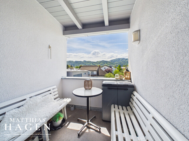 Große Doppelhaushälfte mit Garten und Carport