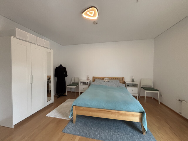 "ohne Provision" geräumige, helle 2 Zimmer Wohnung mit großem Balkon