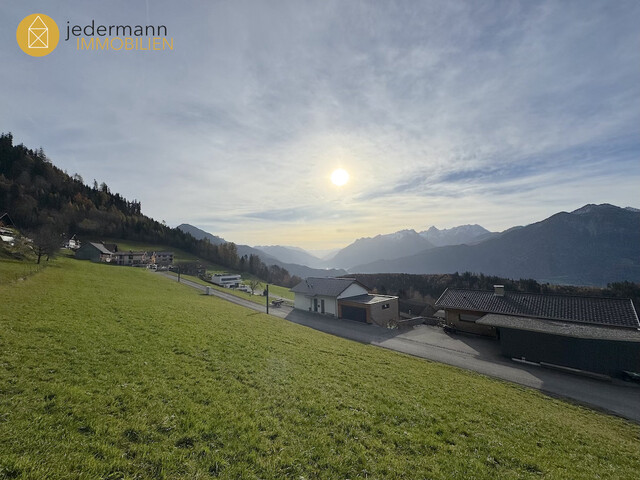 DÜNSERBERG: Traumhafter Baugrund in Hanglage!