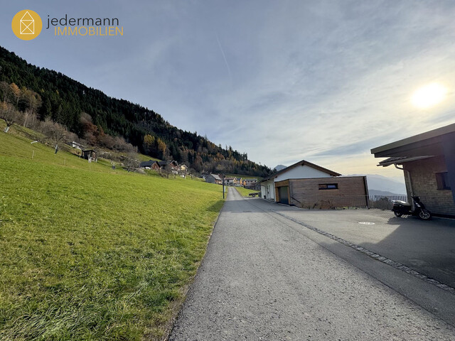 DÜNSERBERG: Traumhafter Baugrund in Hanglage!