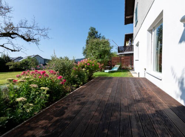 schöne, grosszügige Wohnung mit ruhigem Garten 