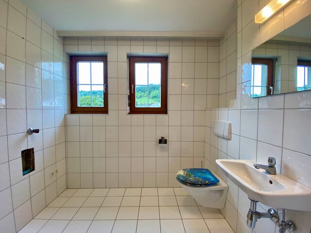 "ohne Provision" geräumige 6 Zimmer Wohnung über 2 Etagen