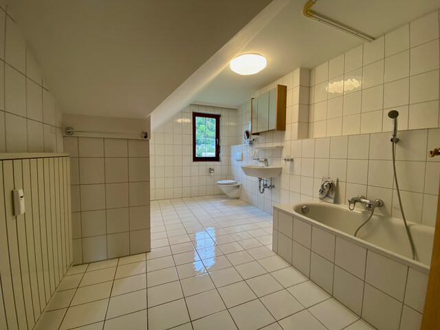 "ohne Provision" geräumige 6 Zimmer Wohnung über 2 Etagen