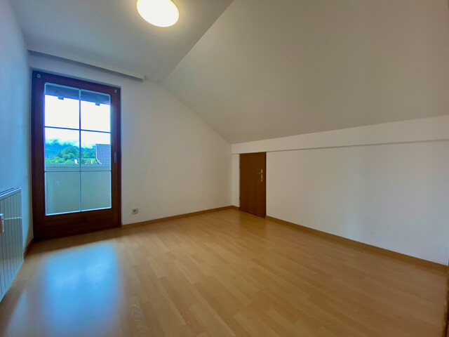 "ohne Provision" geräumige 6 Zimmer Wohnung über 2 Etagen