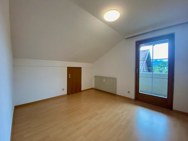 "ohne Provision" geräumige 6 Zimmer Wohnung über 2 Etagen