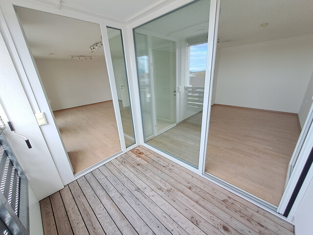 Provisionsfrei! Attraktive 2-Zimmer-Dachgeschosswohnung mit toller Aussicht und herrlichen Sonnenuntergängen