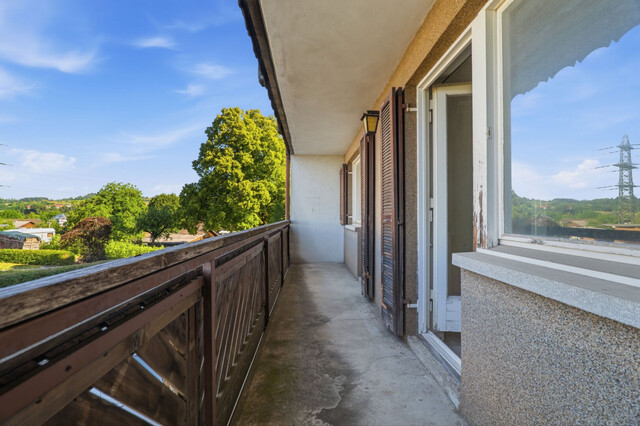 Sanierungsbedürftige Doppelhaushälfte in ruhiger Lage mit Garten und Bergblick