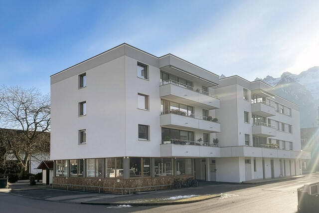 Arbeiten im Mittelpunkt: Gewerbefläche mit bester Sichtbarkeit zur Miete