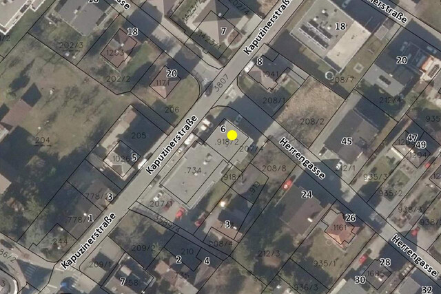 Arbeiten im Mittelpunkt: Gewerbefläche mit bester Sichtbarkeit zur Miete