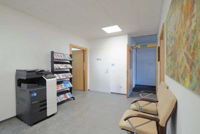 Arbeiten im Mittelpunkt: Gewerbefläche mit bester Sichtbarkeit zur Miete